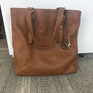 Michael Knors brown/camel color leather bag